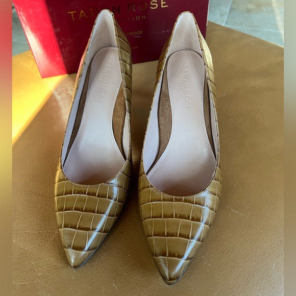 Taryn Rose pumps, size 11. - Picture 2 of 4